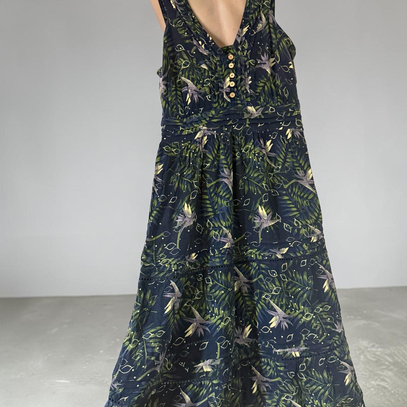Sleeveless maxi dress
