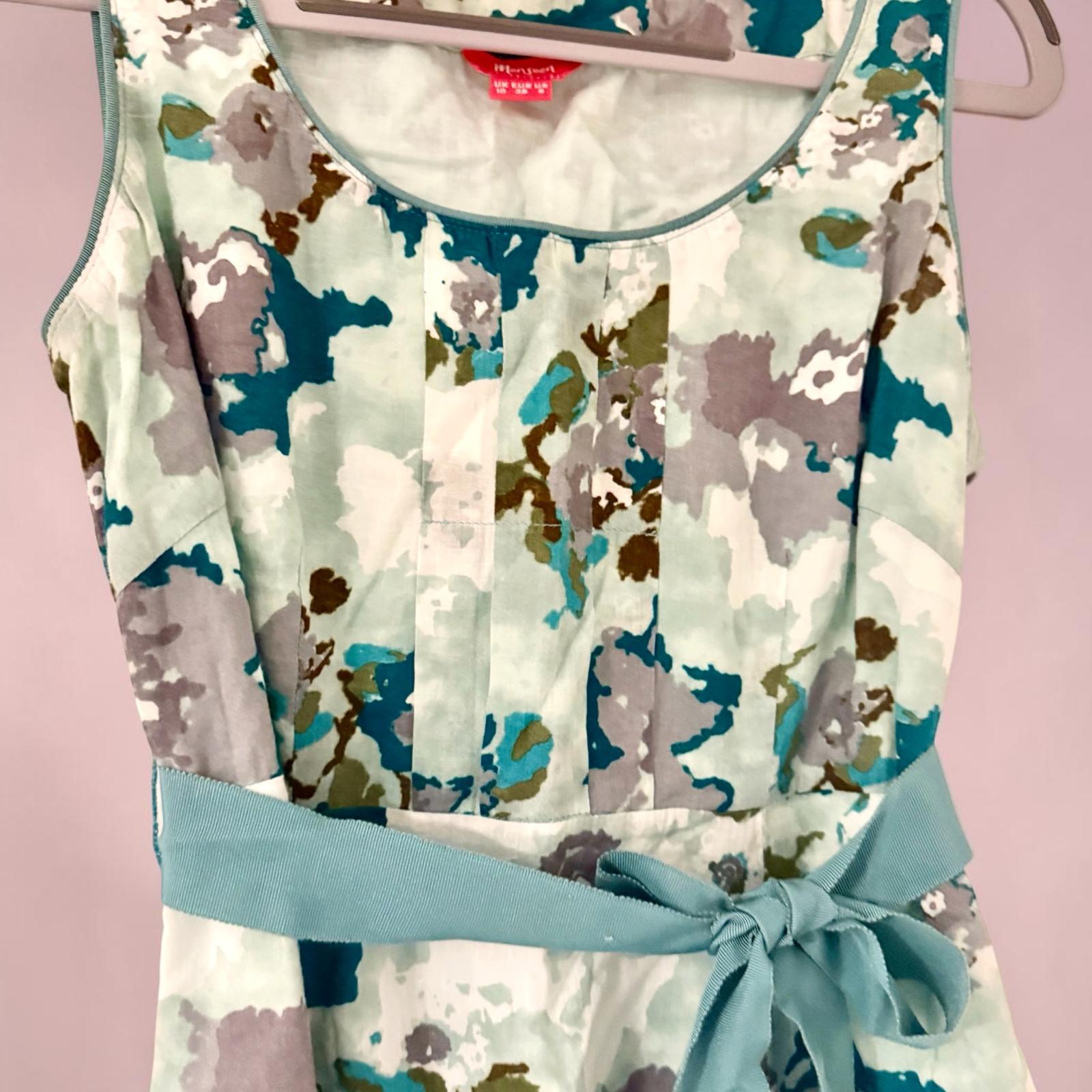 A-line dress with waist tie